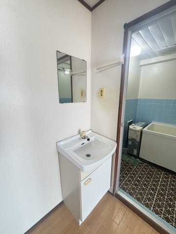 琴浦マンションの洗面所