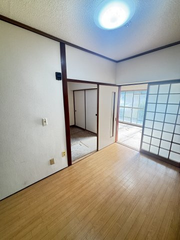 琴浦マンションの居間・リビング