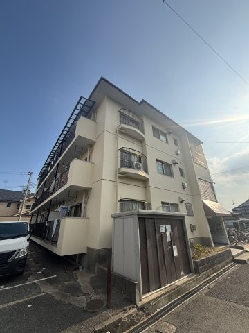 琴浦マンションの外観
