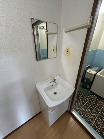 琴浦マンションの洗面所