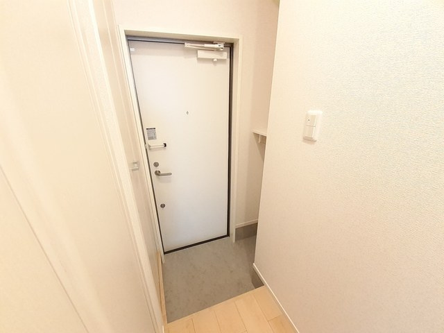 サイド　ライス　フィールドⅡの玄関|玄関