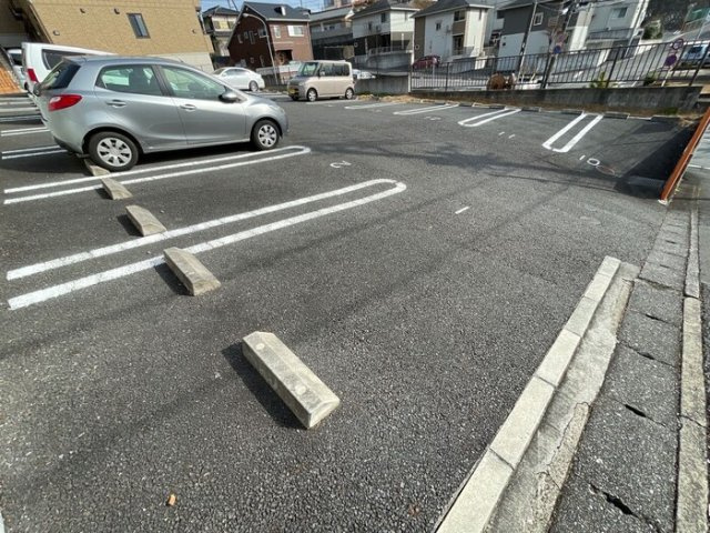フォレスト　Aの駐車場