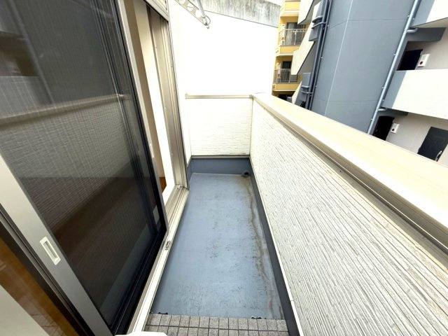 生田町4丁目戸建のバルコニー|バルコニー付きです