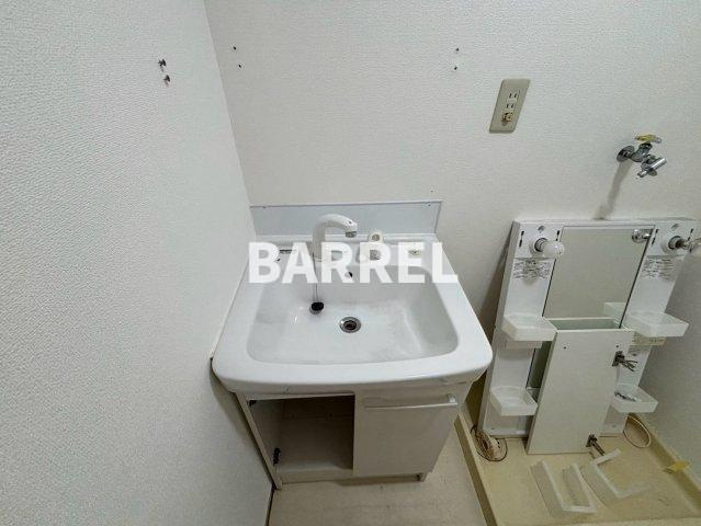 ベアージャケットの洗面所