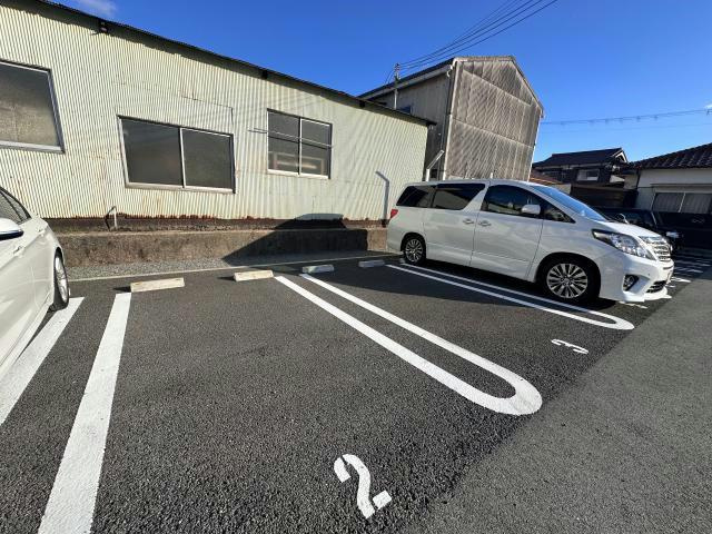 mille　euphoriaの駐車場