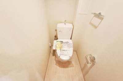  | ＢＥＬＩＳＴＡ鳳北町 | 温水洗浄便座は新調されています。明るく清潔なトイレです。