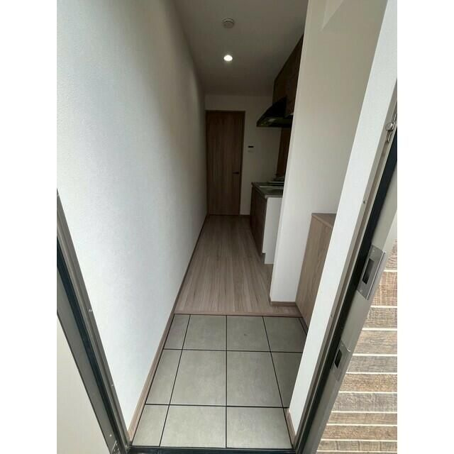 千葉市稲毛区稲毛東５丁目のアパートの玄関