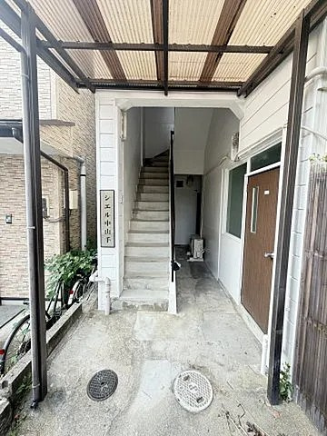 シエル中山手のエントランス
