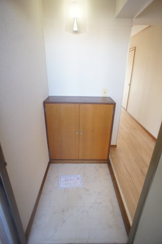 須藤本郷マンションの玄関