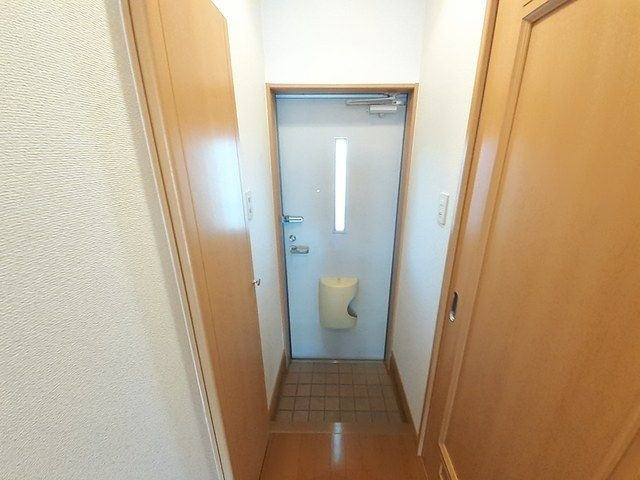 プロムナードひばりの玄関