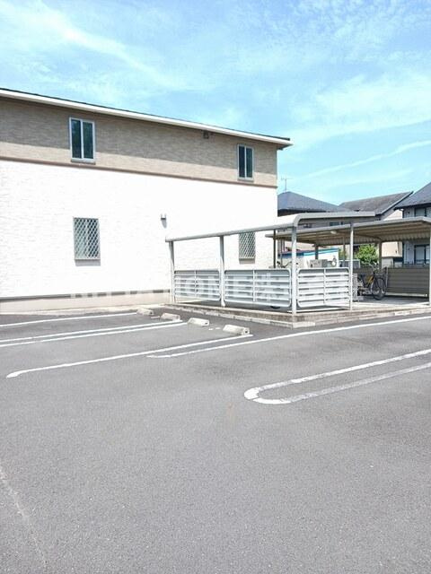 福知山市字正明寺のアパートの駐車場|敷地内に駐車場があります！