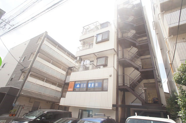白岩ビルの外観