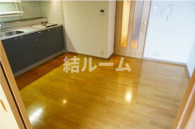 板橋区板橋２丁目の賃貸マンションの居間・リビング