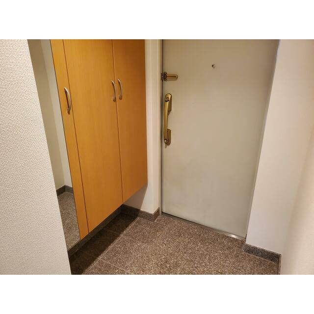 クリスタルハーモニーの玄関