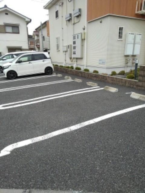 青梅市梅郷６丁目のアパートの駐車場