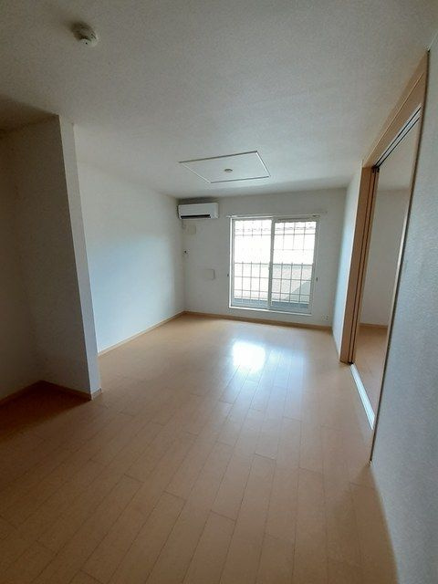 青梅市梅郷６丁目のアパートの居間・リビング