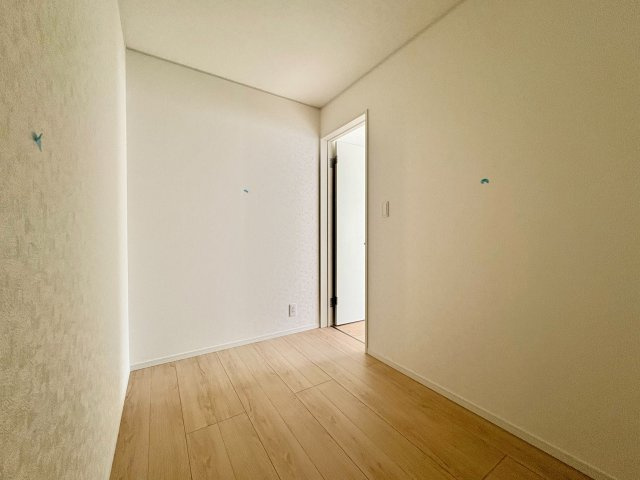 《仲介手数料半額》鶴ヶ島市藤金第13　全2棟　2号棟の洋室|納戸3帖