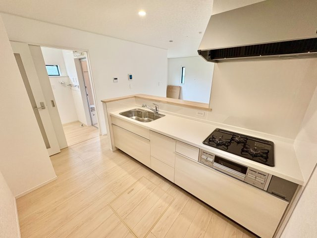 《仲介手数料半額》鶴ヶ島市藤金第13　全2棟　2号棟のキッチン|キッチンスペース