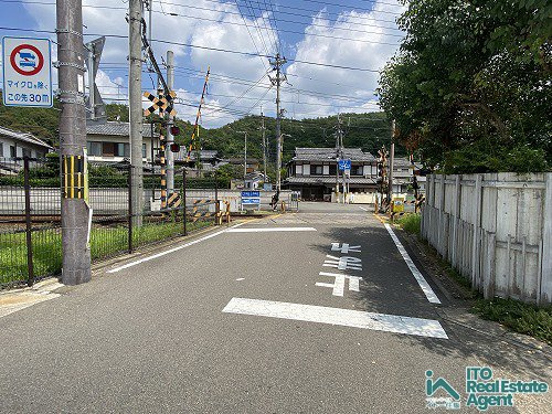 岩倉南木野町 中古戸建の前面道路含む現地写真