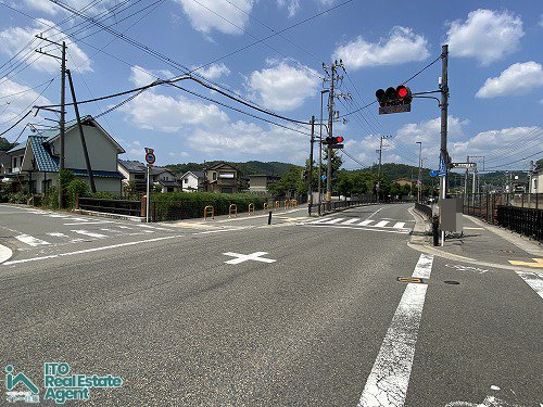 岩倉南木野町 中古戸建の前面道路含む現地写真