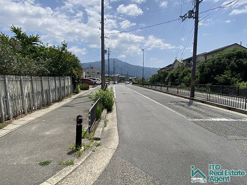 岩倉南木野町 中古戸建の前面道路含む現地写真
