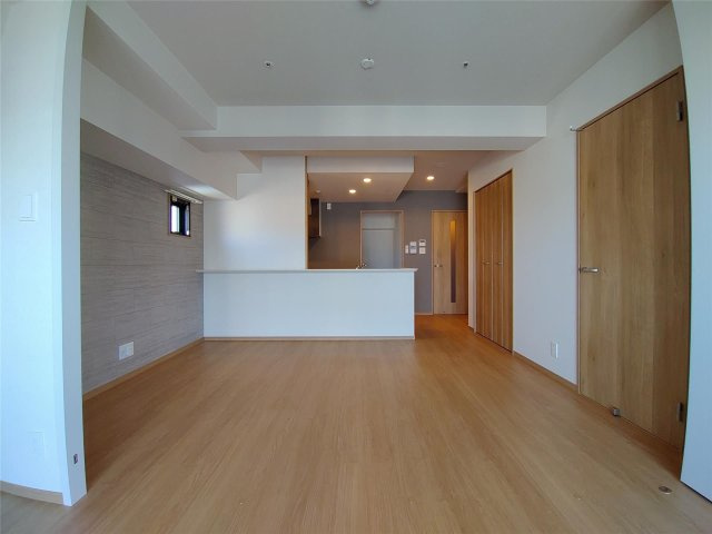 Modern palazzo住吉の居間・リビング