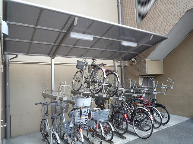 サンパーク桃園公園（C-33）の駐輪場