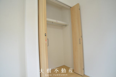 【洋室】 | 綾瀬市寺尾台２丁目　新築戸建て　全1棟　【仲介手数料無料】 | 2階　洋室2（5.0帖）クローゼット