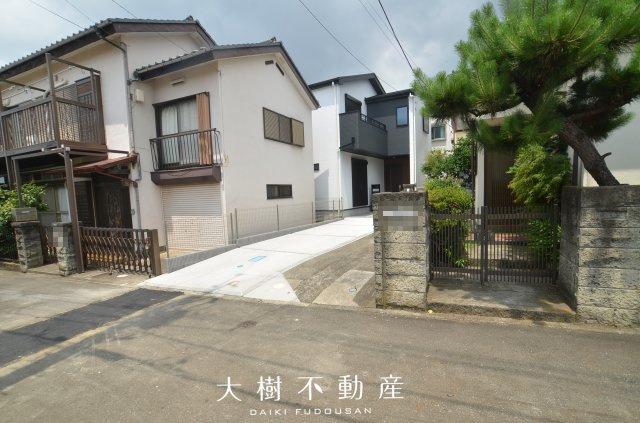 【前面道路含む現地写真】 | 綾瀬市寺尾台２丁目　新築戸建て　全1棟　【仲介手数料無料】