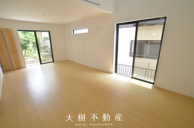 【居間・リビング】 | 綾瀬市寺尾台２丁目　新築戸建て　全1棟　【仲介手数料無料】 | □■海老名市を中心に地域密着で営業している不動産会社です■□