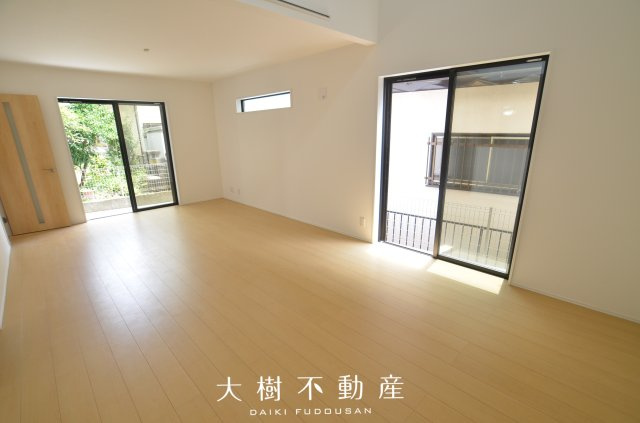 【居間・リビング】 | 綾瀬市寺尾台２丁目　新築戸建て　全1棟　【仲介手数料無料】 | □■海老名市を中心に地域密着で営業している不動産会社です■□