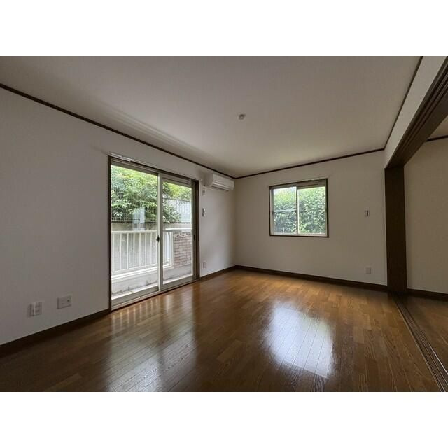 鹿島アパートの居間・リビング