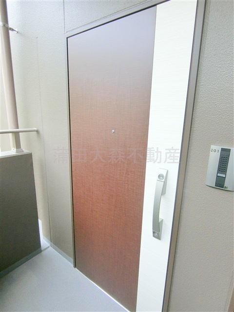 プライマル蒲田の玄関