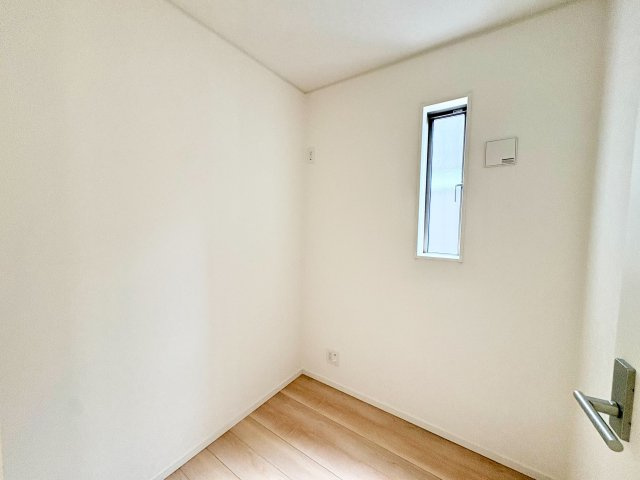 《仲介手数料半額》朝霞市宮戸　第４全１６区棟　3号棟の洋室|納戸2帖