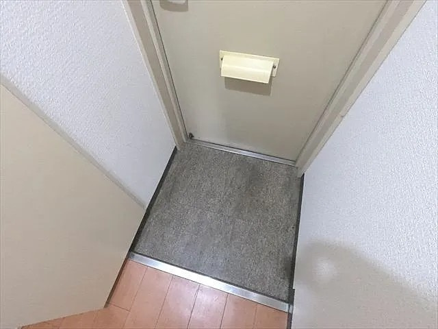 フロッグハウスカズオの玄関