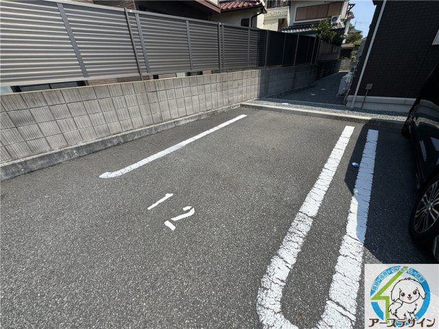 エル　ビエントⅡの駐車場