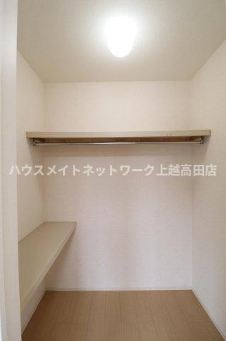 スタイリッシュ リバーの収納|ウォークインクローゼット