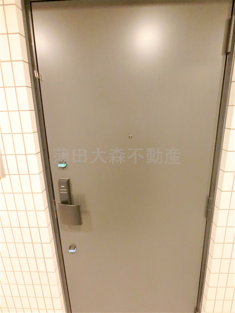 ルネサンスコート蒲田の玄関|上下ダブルロックの玄関扉