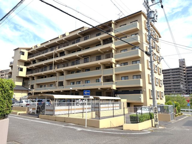 ロイヤルコンフォート日進の外観