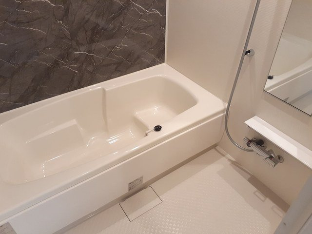 【浴室】 | ポンテヴェキオ | ゆったり過ごせるお風呂です