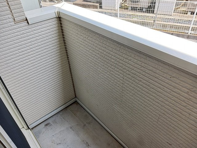 【バルコニー】 | さくらハイツＤ棟 | 外からの目が気にならないバルコニーで洗濯物が干せます