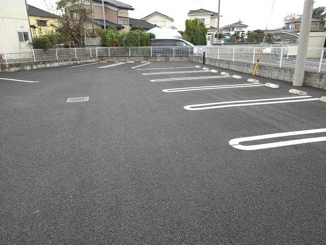 【駐車場】 | ラッキーヒル | 駐車場完備です