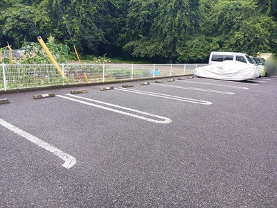 【駐車場】 | フロレスタ　ロッサＣ | 駐車場があるので、車を買う予定の方も安心です