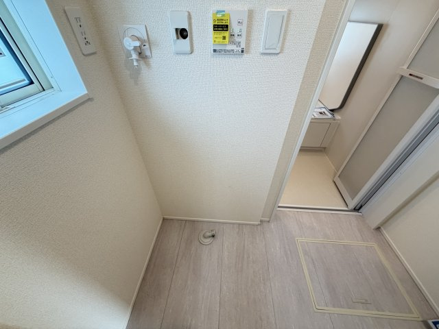 うるま市喜仲（全3棟）1号棟のランドリースペース|※同仕様写真です
