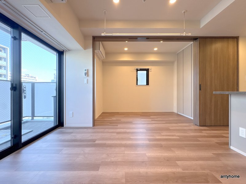 K-COURT谷町四丁目　仲介手数料無料の居間・リビング