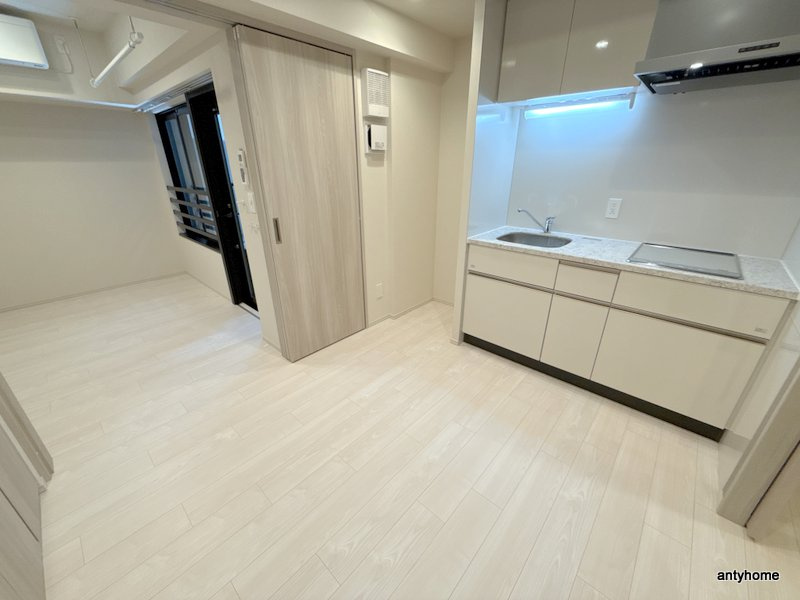 K-COURT谷町四丁目　仲介手数料無料の居間・リビング