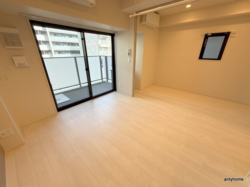 K-COURT谷町四丁目　仲介手数料無料の居間・リビング