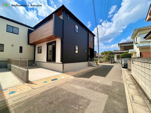 上尾市今泉2丁目　新築戸建　ブルーミング03の前面道路含む現地写真