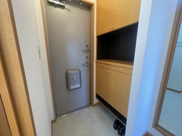 【玄関】 | イーストハイムⅡ | ゆったりとした玄関です