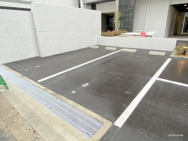 S-RESIDENCE難波大国町Uno 仲介手数料無料の駐車場